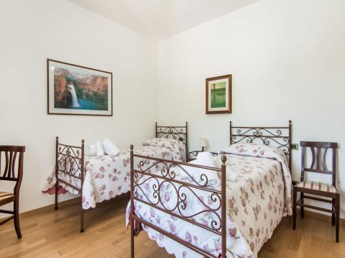 Beautiful Holiday Home In Montedinove With Shared Pool