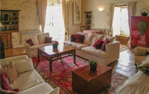 Six-bedroom Holiday Home In Beauville