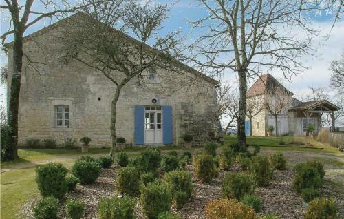 Six-bedroom Holiday Home In Beauville