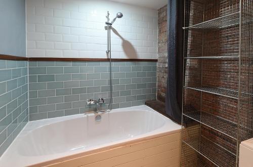 Mason Street Apartment Sleeps 16