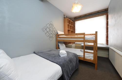 Mason Street Apartment Sleeps 16
