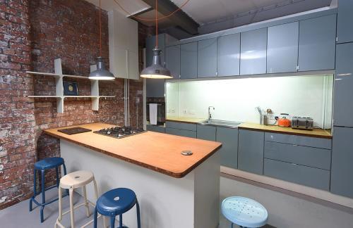 Mason Street Apartment Sleeps 16