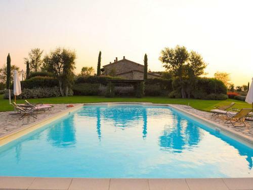 Spacious Villa In Citt� Della Pieve With Pool