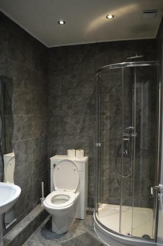 Spacious Shude Hill Apartment With Balcony