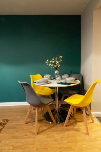 Stylish Manchester Apartment - Great Location