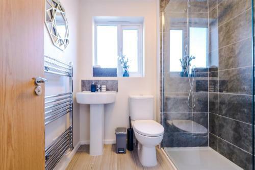 Bright&modern Contractor House By Niji Short Stays