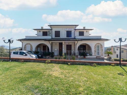 Pleasant Holiday Home In Priverno With Swimming Pool