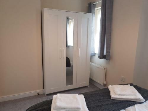 Dudley / Sedgley Entire 2 Bedroom Apartment