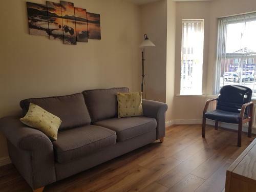 Dudley / Sedgley Entire 2 Bedroom Apartment