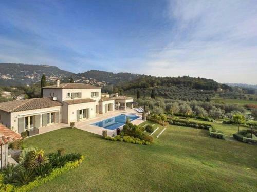 Beautiful Villa In Grasse Chateauneuf With Private Pool