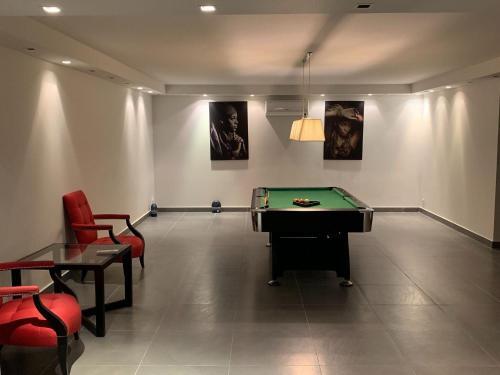 Beautiful Villa In Grasse Chateauneuf With Private Pool