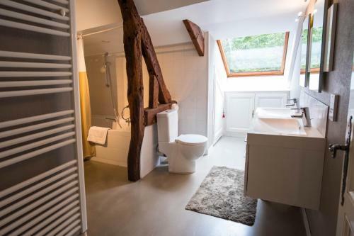 Maison "jardin Gaillard" Disposant D'une Piscine Chauff�e
