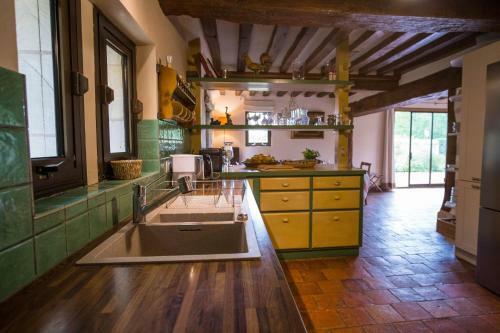 Maison "jardin Gaillard" Disposant D'une Piscine Chauff�e