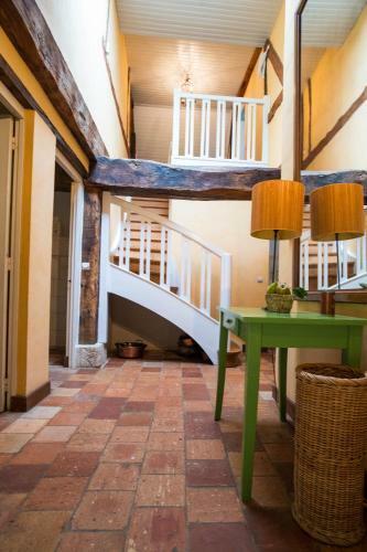 Maison "jardin Gaillard" Disposant D'une Piscine Chauff�e