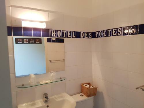 Hotel H�tel Des Po�tes Avec Garage Priv�