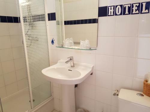 Hotel H�tel Des Po�tes Avec Garage Priv�