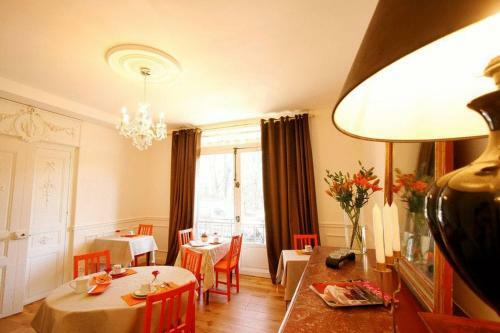 Hotel H�tel Des Po�tes Avec Garage Priv�