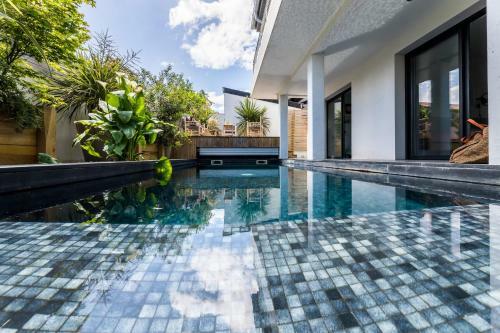 Tropical Keyweek Beautiful Architect Villa With Swimming Pool In Bidart