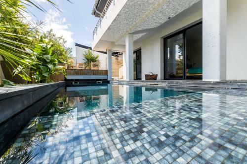 Tropical Keyweek Beautiful Architect Villa With Swimming Pool In Bidart