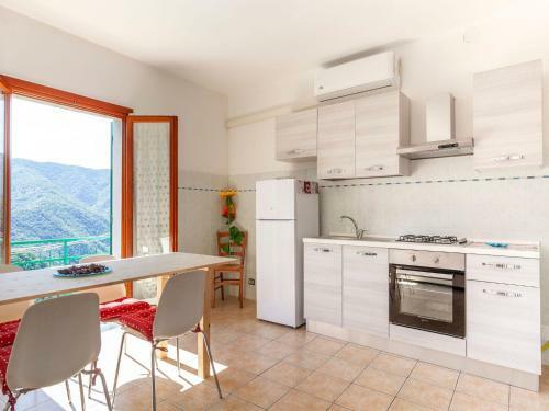 Cosy Apartment In Avegna Overlooking Stunning Panoramic View