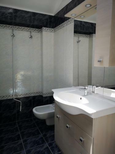 Hostal Cervia Sul Confine-camera Matrimoniale Con Tv E Bagno Privato