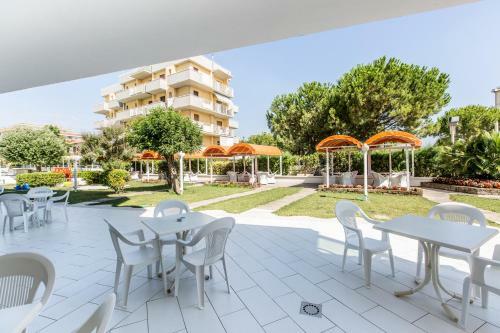Family Hotel Marina Beach