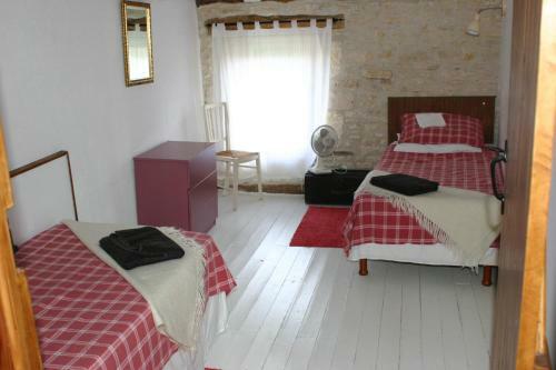 3 Bed Gite With Private Pool & Garden In Nantille