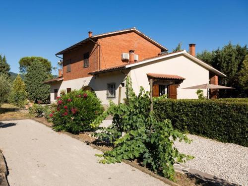 Rustic Holiday Home Near Cortona With Private Swimming Pool