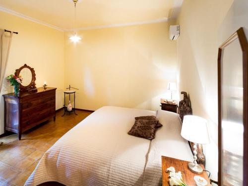 Rustic Holiday Home Near Cortona With Private Swimming Pool