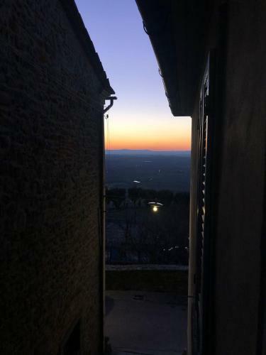 Cortona: Uno Sguardo Sull'infinito