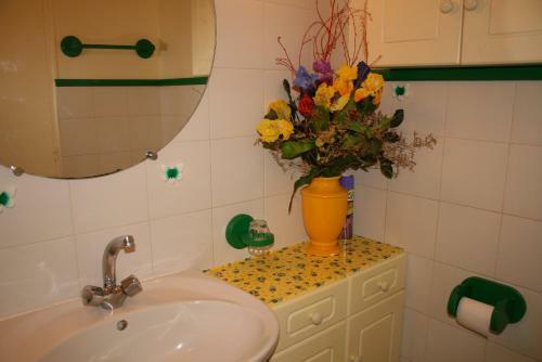 La Pinede Avec Piscine,gite De Charme Du Midi