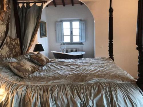 Inviting Villa At Cortona With Private Fenced Garden