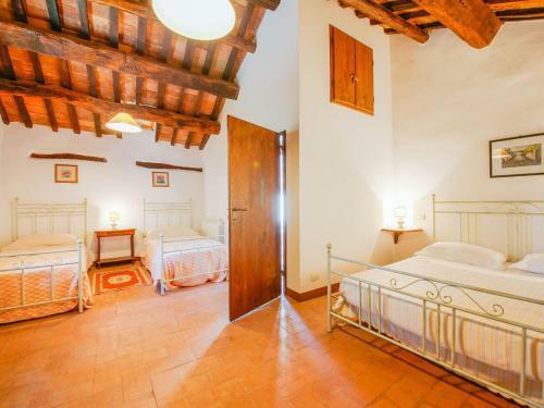 Rustic Farmhouse In Cortona With Private Garden
