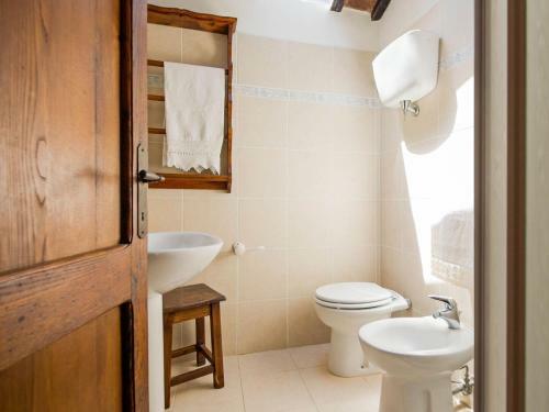 Rustic Farmhouse In Cortona With Private Garden