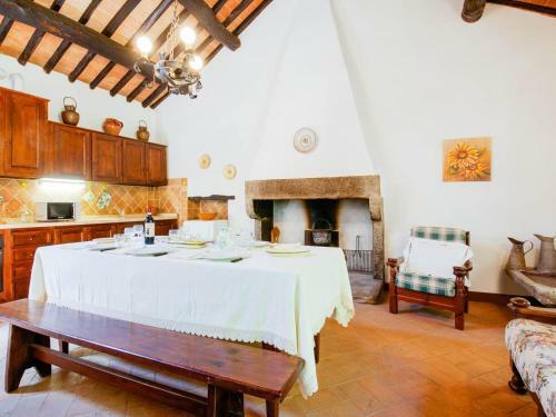 Rustic Farmhouse In Cortona With Private Garden