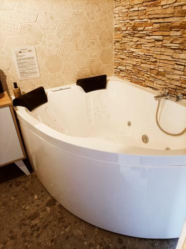 Le Nid Douillet D'alsace Et Sa Baln�o