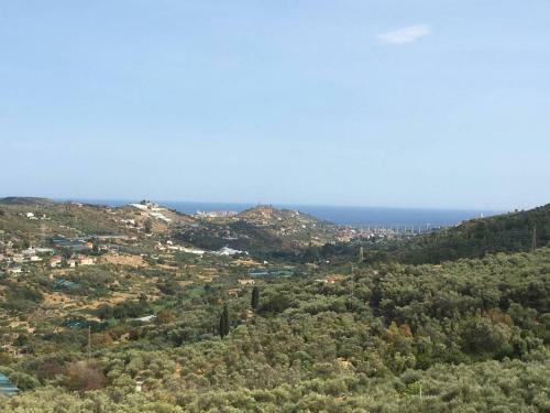 Lovely Renovated Apartment Near Dolcedo