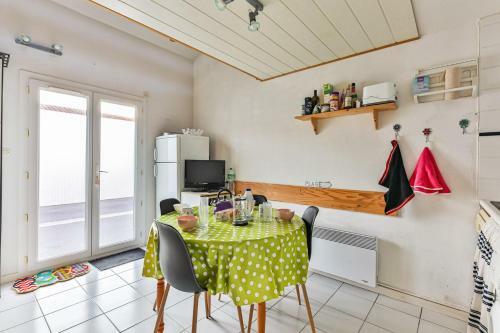 Jolie Maison Residentielle A 300m De La Plage