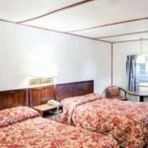 Dutch Treat Motel