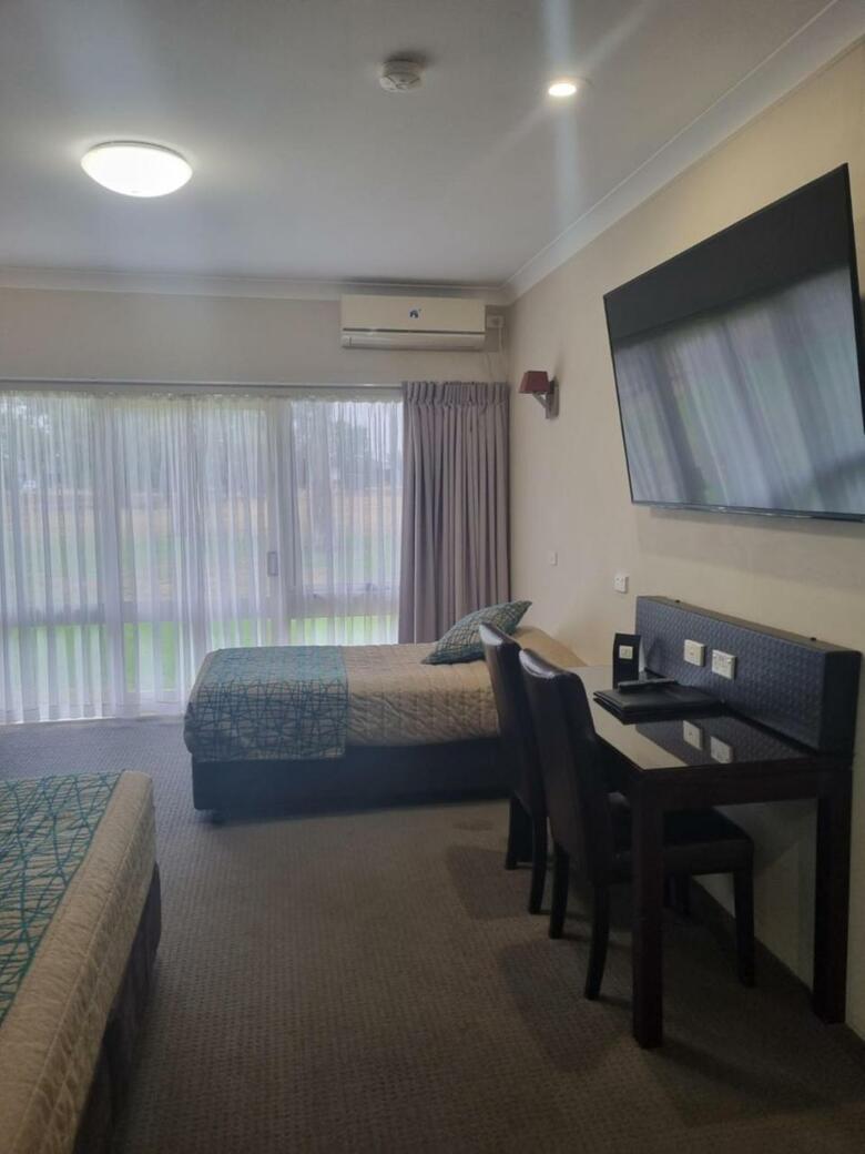 Australian Homestead Motor Lodge