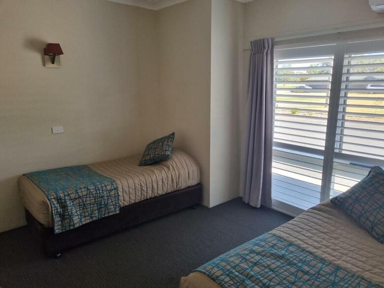 Australian Homestead Motor Lodge