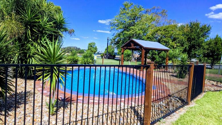 Australian Homestead Motor Lodge