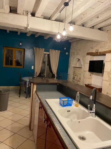 Saint Bris Le Vineux : Maison De Caract�re