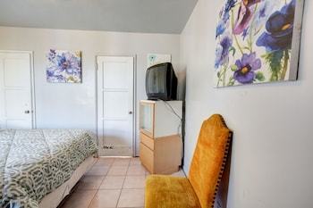 Pavilions Motel