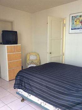 Pavilions Motel