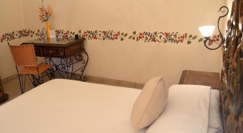 Los Pilares Hotel