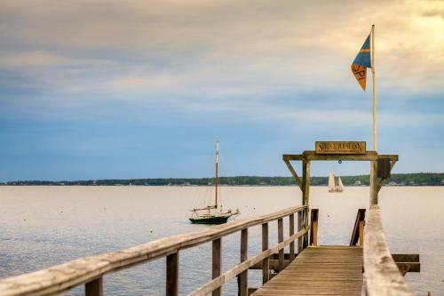 Hotel Spruce Point Inn Resort And Spa