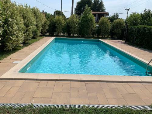 Charming Attic Apartment With Spacious Balcony & Swimming Pool