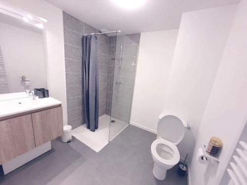 Inviting Holiday Home In Saint-hilaire-de-riez With Balcony