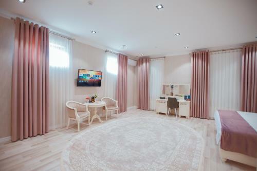 Silk Road Empire Hotel